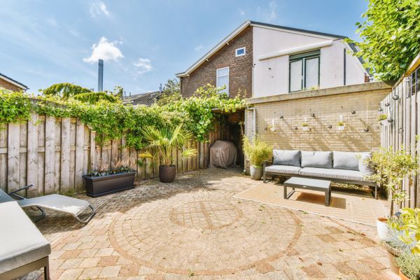 Courtyard Patio Service in Novi